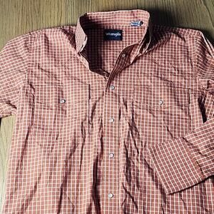 Vintage Wrangler Men's Rust Checkered Button Down Shirt